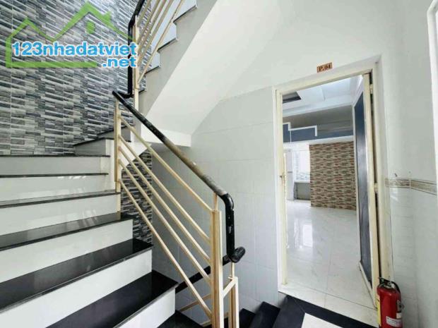 NHÀ 5 TẦNG - 9PN - NGAY TRƯỜNG ÂU DƯƠNG LÂN - NHỈNH 8TY