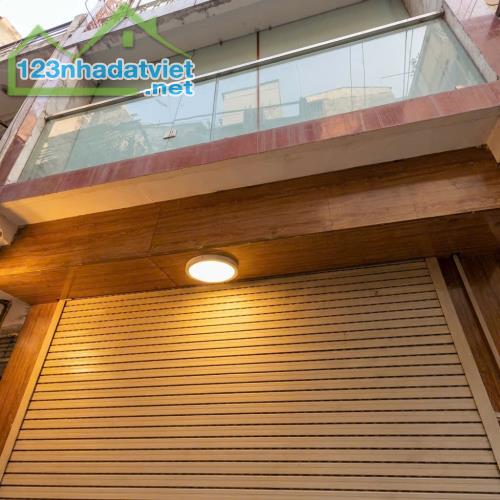 Nhà Quận 1 Hay Cái Máy In Tiền - 4 Tâng Sát Vách Bùi Viện - Thu Nhập 60 Triệu Hằng Tháng M