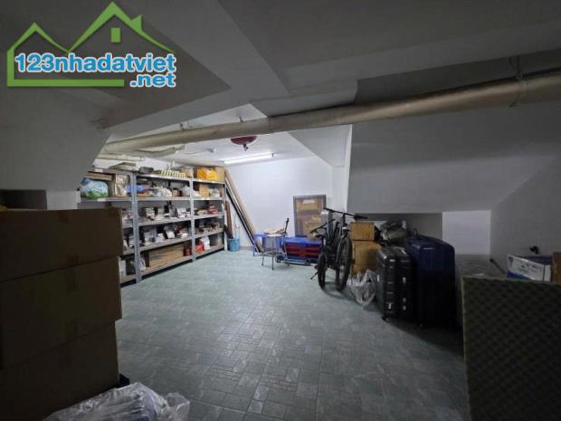 Bán nhà Biệt thự  Cách Mạng Tháng Tám - Quận 3, 17x14m, 8 Tầng - có Hầm - chỉ 79 tỷ. - 3