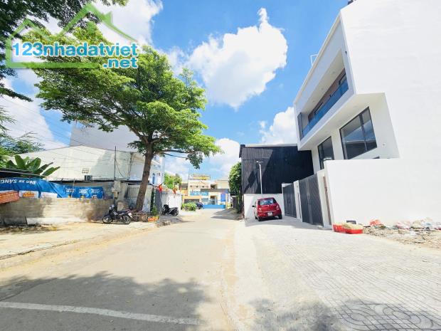 Bán Đất An Phú Quận 2 Ngay Ra Metro DT:313m2(10mx33m) Giá Tốt Chỉ 137 Triệu/m2 - 1