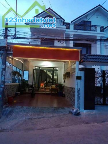Cho thuê villa 5 phòng đường Mê Linh phường 9 Đà Lạt 17 triệu