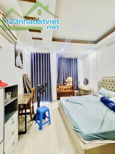 Bán nhà chợ Bùi Minh Trực, 4x20, Hoàn công đủ, Tặng nội thất - 2