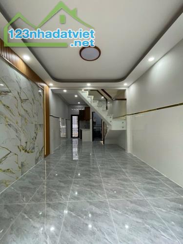 TỈNH LỘ 10 CẠNH QUẬN 6 - 28M2 (3.5 X 8 ) - 2 TẦNG MỚI ĐẸP - CHỈ HƠN 3 TỶ