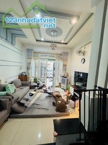 NHÀ ĐẸP 4 TẦNG LÊ VĂN THỌ GV - GẦN CV LÀNG HOA - HẺM Ô TÔ - 52M²(4×13) - Nhỉnh 6 Tỷ - 2