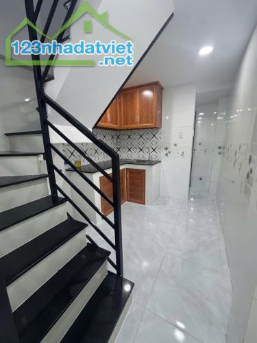 NHÀ MỚI 3 TẦNG - 4 PHÒNG NGỦ - TRUNG TÂM QUẬN 5 - GIÁ CHỈ HƠN 3 TỶ - 2