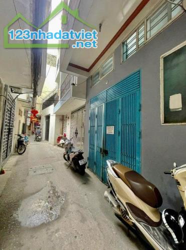 CC CẦN CHO THUÊ PHÒNG TẦNG 4 TẠI PHỐ CHỢ KHÂM THIÊN - ĐỐNG ĐA - HÀ NỘI.
