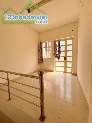 Nhà 2 tầng MT đường Tám Danh P4Q8. Giá: 5.2 tỷ TL - 1