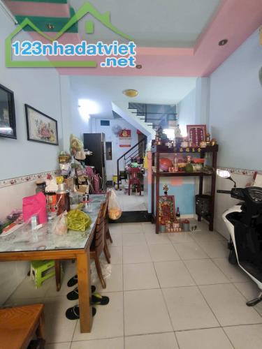 Siêu phẩm 4 tầng Q5 hẻm 3.5m sát Hồng Bàng hẻm 3 gác 3PN 3WC chỉ 5 tỷ nhỉnh