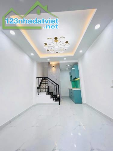Nhà Đẹp - Hẻm 3M - Lý Chính Thắng Quận 3 - 20M2 2 Tầng 3 Tỷ - 3
