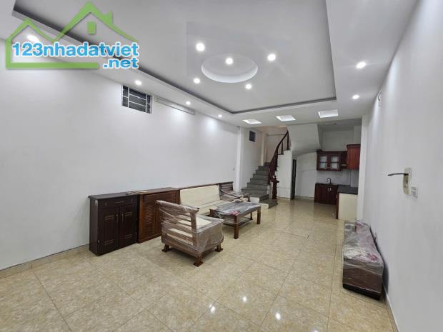 CHO THUÊ NHÀ NGUYÊN CĂN 5 TẦNG – VỊ TRÍ VÀNG NGỌC LÂM, LONG BIÊN