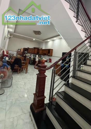 Nhà 4 tầng ô tô đỗ cửa, đối diện chung cư Celadon, 6.35 tỷ - 3