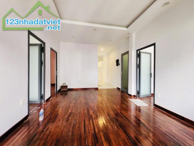 Chung Cư Ngô Quyền Quận 5 79 m² 3 PN - 4 Tỷ 27 - 4