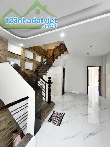 Nhà đường Đình Nghi Xuân, Tân Phú - 5 Tầng - DT 91m² - Giá 10 tỷ - 1