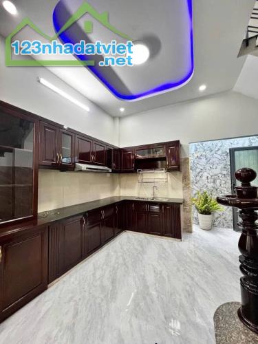 Nhà đường Đình Nghi Xuân, Tân Phú - 5 Tầng - DT 91m² - Giá 10 tỷ - 2