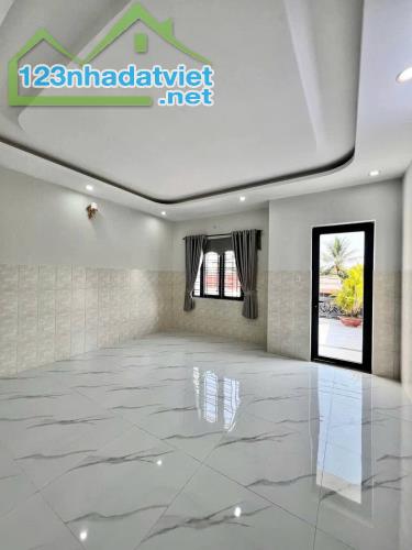 Nhà đường Đình Nghi Xuân, Tân Phú - 5 Tầng - DT 91m² - Giá 10 tỷ - 3