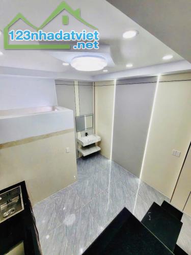 NHÀ ĐẸP 4 TẦNG, TRUNG TÂM P.10, 5 PHÒNG, CHỈ NHỈNH 5 TỶ - 2
