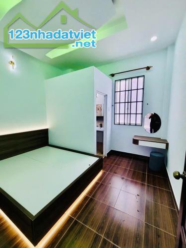 NHÀ ĐẸP 4 TẦNG, TRUNG TÂM P.10, 5 PHÒNG, CHỈ NHỈNH 5 TỶ - 4