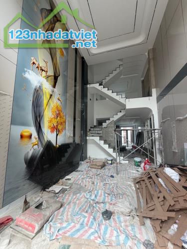 NHÀ 5 TẦNG - NGÃ TƯ BỐN XÃ - KHU TÊN LỬA - GIÁ CHỈ 7,9 TỶ