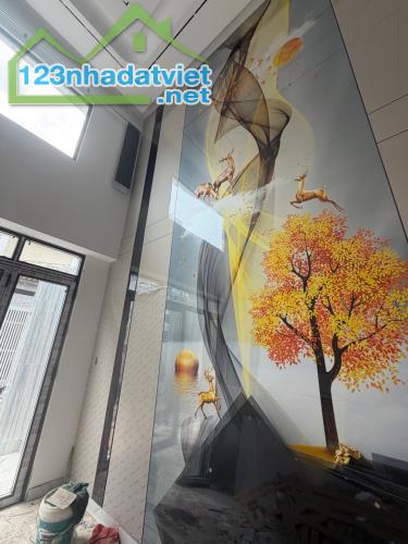 NHÀ 5 TẦNG - NGÃ TƯ BỐN XÃ - KHU TÊN LỬA - GIÁ CHỈ 7,9 TỶ - 1