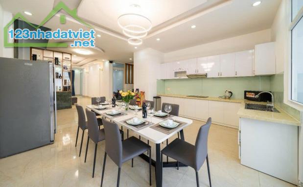 MT Nguyễn Bá Huân, Thảo Điền – Dt 204m² x 4 tầng – Dòng tiền 2.800 USD/tháng - 2