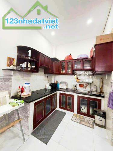 CHỈ 6.05 TỶ – NHÀ ĐẸP GÒ VẤP – LÊ VĂN THỌ - HẺM 6M Ô TÔ TRÁNH – 45M² – 4 PN – 3 TẦNG - 3