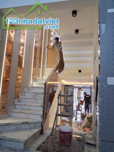 NHÀ SÁT MẶT TIỀN LÊ VĂN QUỚI - THANG MÁY, FULL NỘI THẤT, 5PN, 280M² SÀN - 1