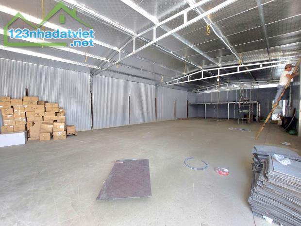 355m kho xưởng sát Nguyễn Hữu Thọ cần cho thuê, container đỗ, giá 30tr/th - 2