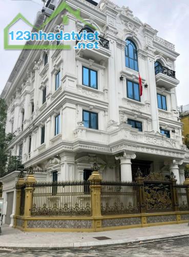 Cho thuê nhà, Chùa Láng, Nguyễn Chí Thanh, THANG MÁY, 327m2x 4T -61 tr