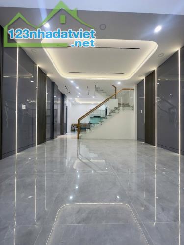 Nhà rộng, hẻm kinh doanh 8m, đối diện C/c Celadon, 6.2 tỷ - 1