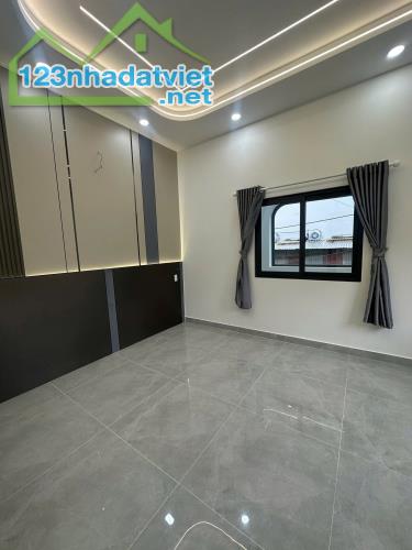 Nhà rộng, hẻm kinh doanh 8m, đối diện C/c Celadon, 6.2 tỷ - 4