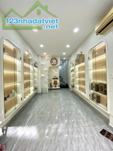 Bán nhà Quận 8 hẻm Dương Bá Trạc 44m2 5PN chỉ hơn 7 tỷ - 2
