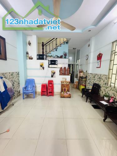 BÁN NHÀ HẺM XE HƠI SÁT CHỢ HỒ VĂN LONG BÌNH TÂN --70M2--2 TẦNG --GIÁ :6 TỶ (TL)