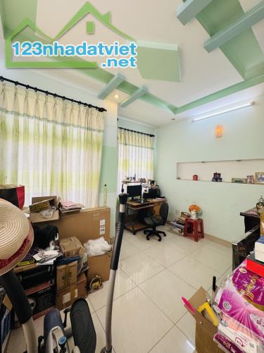 BÁN NHÀ HẺM XE HƠI SÁT CHỢ HỒ VĂN LONG BÌNH TÂN --70M2--2 TẦNG --GIÁ :6 TỶ (TL) - 4
