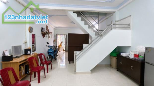 TÔ HIỆU - TÂN PHÚ 52M2 2 TẦNG 2PN 2WC SHR CHỈ 4.8 TỶ