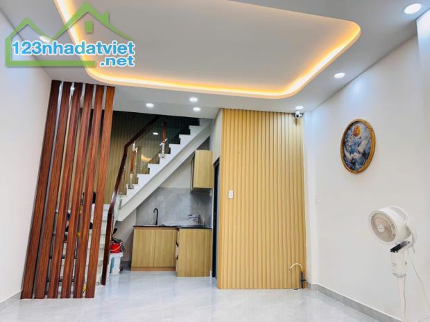 Bán Nhà Mặt Tiền Trần Phú Q.5 - Góc Trần Bình Trọng - 44m² x 2 Tầng - Có Lề Để Xe - 8,7 Tỷ - 1
