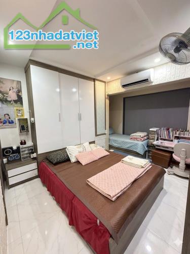 Bán căn CCMN Mặt phố gần Thanh Nhàn - 50/80m2 - sân vườn - nội thất đầy đủ - Giá 2,5 Tỷ - 3