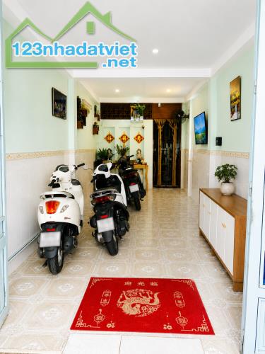 BÁN NHÀ 2 TẦNG (45 m2) - HẺM THÔNG HƯNG PHÚ - BA ĐÌNH Q8 - QUA Q5 CHỈ 3 PHÚT – NHỈNH 3