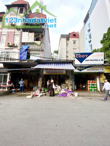 Bán đất mặt phố Khúc Thừa Dụ Cầu Giấy 101m2 giá 40 tỷ