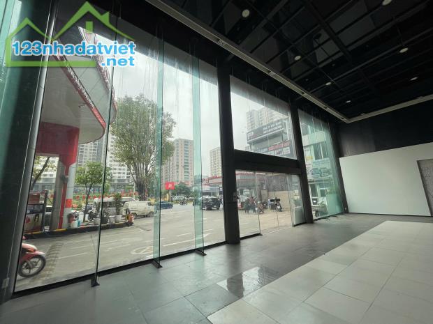 CHO THUÊ TẦNG 2 – THE GRAND CHARMING | 200M² | GIÁ TỐT