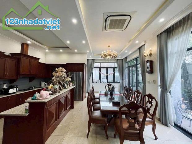 Biệt thự mặt tiền Trương Đình Hội 24x40, 960m2, giảm mạnh 7 tỷ - 1