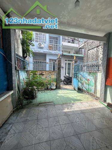 HẺM XE HƠI - 4,2 x 17m -  ĐS21 - SÁT MẶT TIỀN QUANG TRUNG - P8 - GÒ VẤP - GIÁ 6.7 TỶ - 3