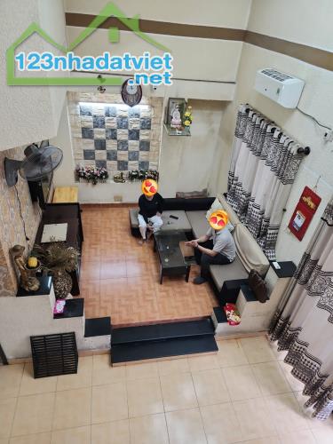QUẬN 3 LÝ CHÍNH THẮNG 50M2 NGANG 7M NHÀ 3 MẶT TIỀN THÔNG THOÁNG,NHÀ ĐẸP Ở NGAY CHỈ 9.1TỶ