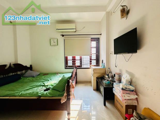 Bán nhà Quận 8 hẻm Dương Bá Trạc 40m2 3PN 3WC chỉ nhỉnh 4 tỷ