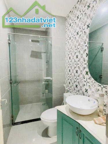10,2tỷ   77,6m2  Đường số 42  Bình Trưng Đông  Quận 2 - 3