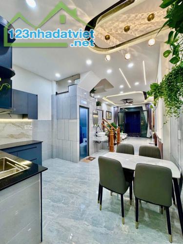 🔥 GIẢM NGAY 200🍠 – NHÀ GIÁP TÊN LỬA, ĐƯỜNG 6M, CHỈ CÒN 5.38T! - 2