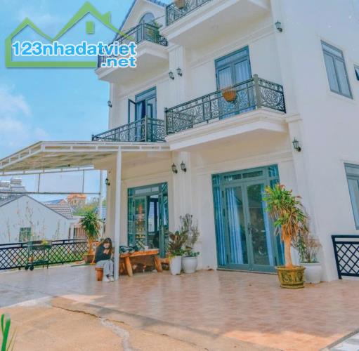 Cho  thuê villa 7 phòng Nam Hồ Phường 11 Đà Lạt 20 triệu/tháng