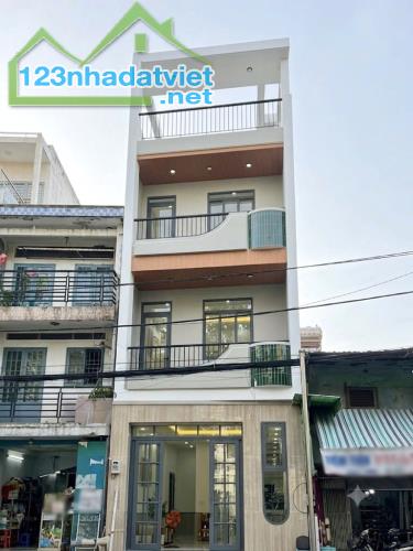 Nhà mới 4 tầng mặt tiền đường Hưng Phú P8Q8. Giá: 11.2 tỷ
