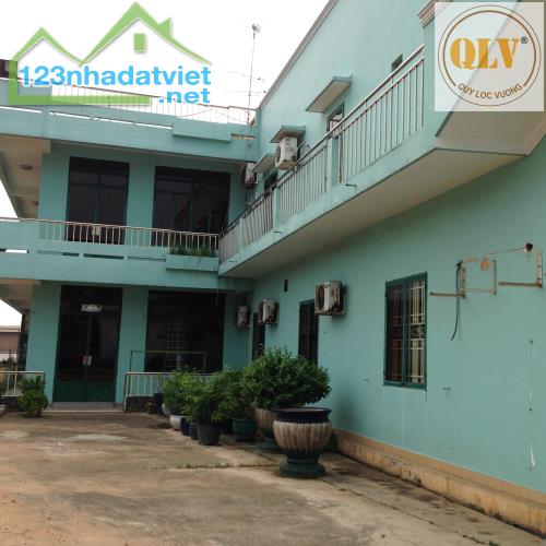 Cho thuê mặt bằng kho bãi – showroom mặt tiền QL13, Thuận An, Bình Dương – 7.298m²