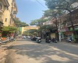 Bán nhà 3 tầng phố Lê Hồng Phong, 150m2, mặt tiền 7m, 2 mặt thoáng trước và sau, ô tô đỗ