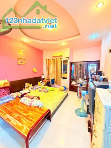CÁCH MẠNG THÁNG TÁM 64M2, NGANG 4M, 4 TẦNG, 3PN SỔ VUÔNG A4 CHỈ 13.2 TỶ/TL 🎉 - 3